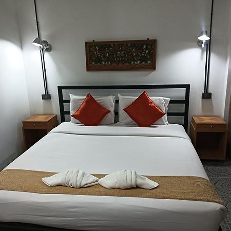 White Jail At Koh Tao Hostel Экстерьер фото