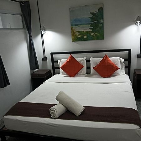 White Jail At Koh Tao Hostel Экстерьер фото