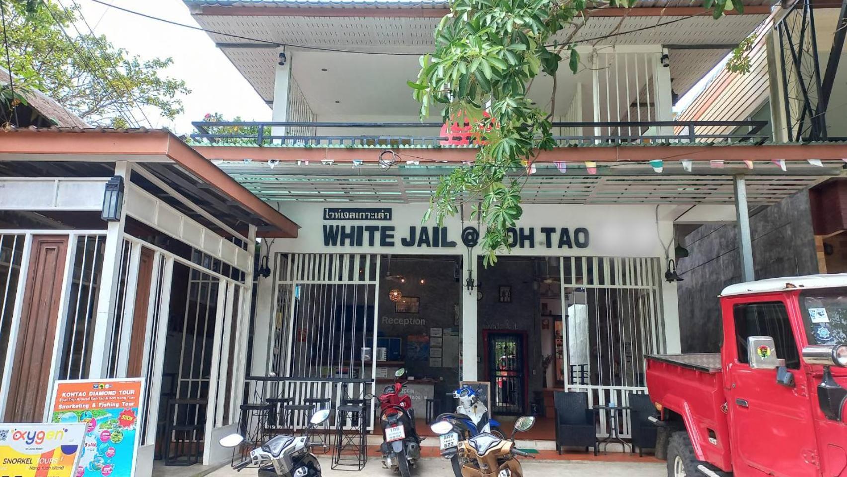 White Jail At Koh Tao Hostel Экстерьер фото