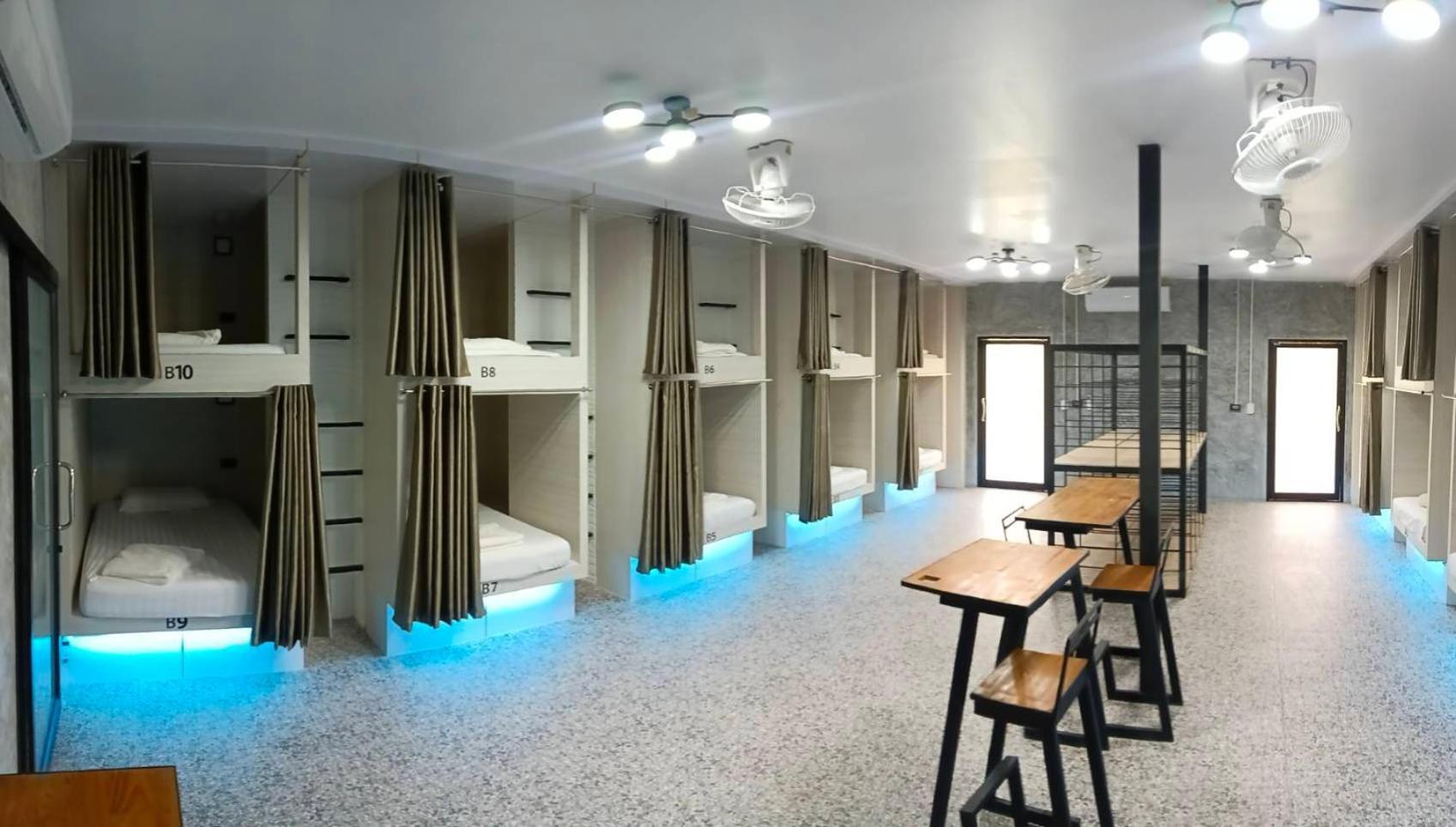 White Jail At Koh Tao Hostel Экстерьер фото