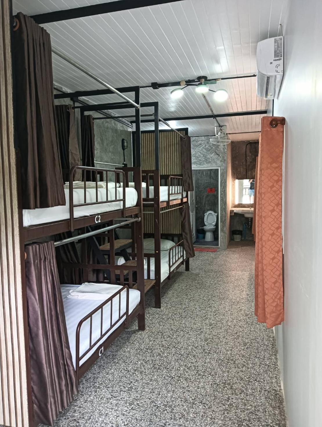 White Jail At Koh Tao Hostel Экстерьер фото