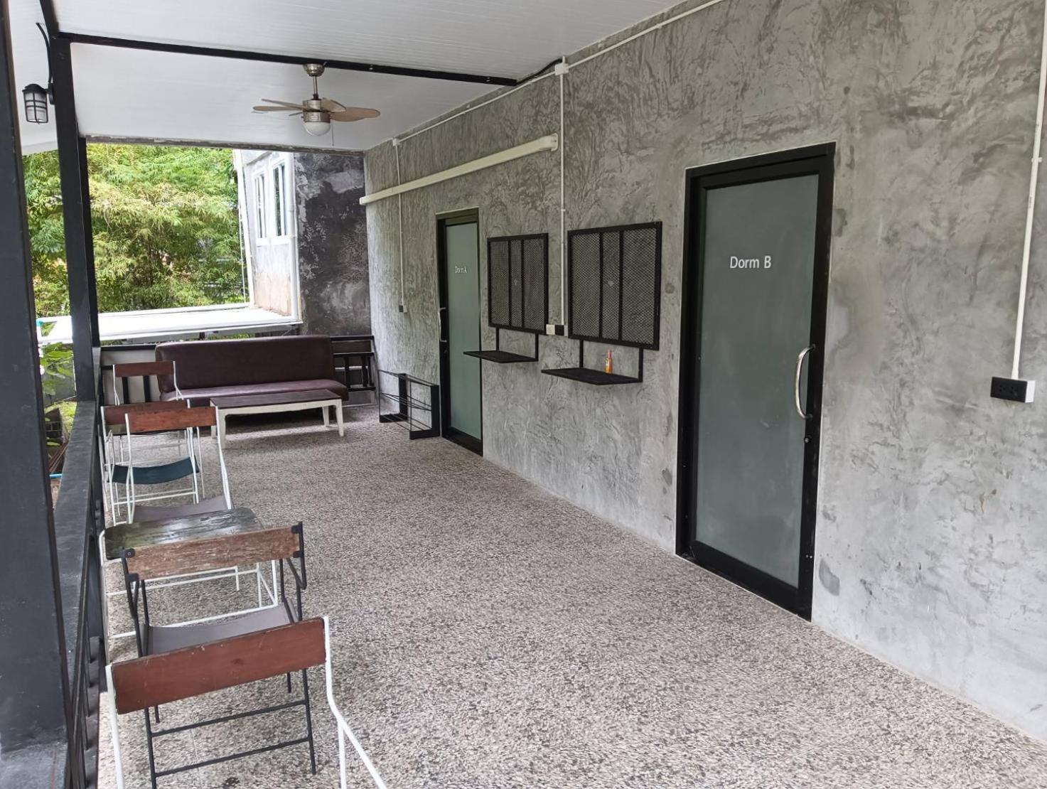 White Jail At Koh Tao Hostel Экстерьер фото